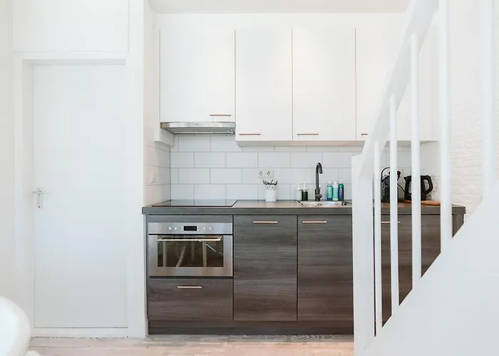 Toekomst 27 - Not Intended For Company Or Work-related